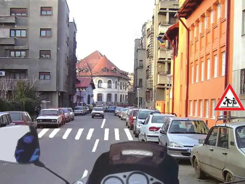 Imagine întrebare examen auto: Ce semnifică indicatorul din imagine?