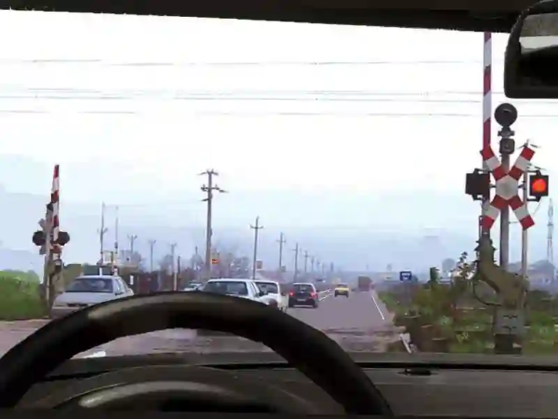 Imagine întrebare examen auto: Cum trebuie să procedați în situația dată?