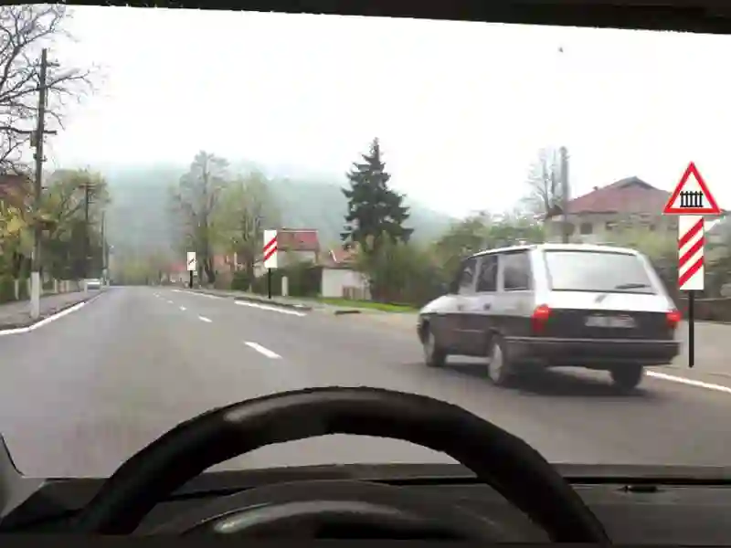 Imagine întrebare examen auto: Puteți depăși în această situație?