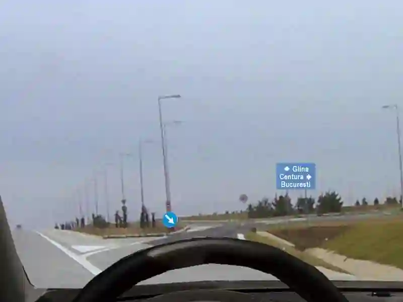 Imagine întrebare examen auto: Cum vă comportați dacă intenționați să părăsiți autostrada în acest loc?
