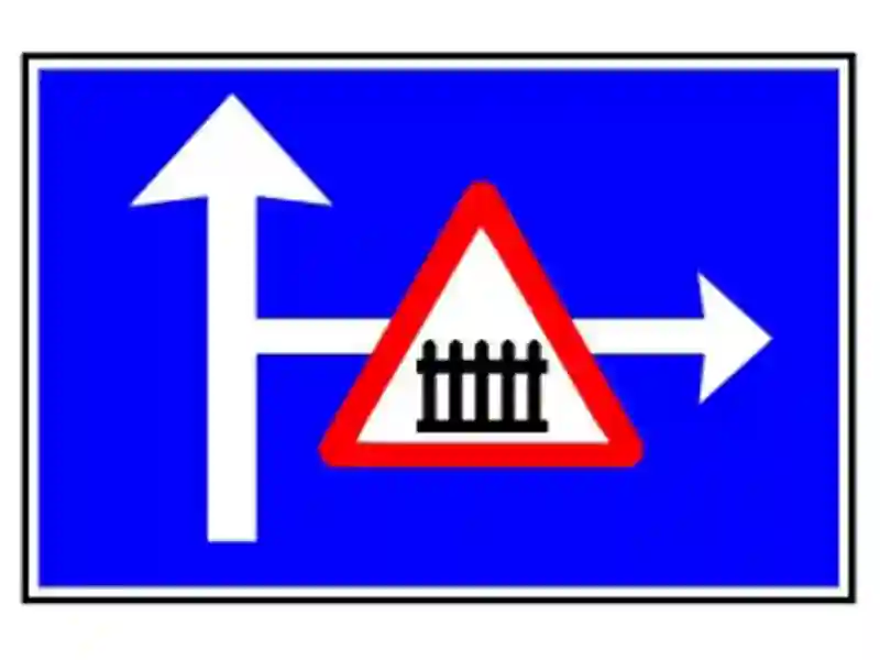 Imagine întrebare examen auto: Cum trebuie să procedezi la întâlnirea panoului alăturat?