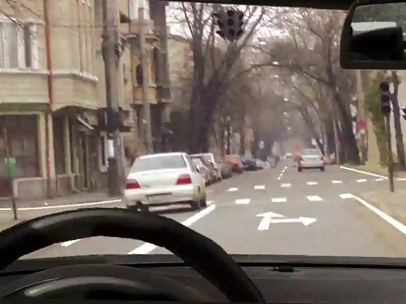Imagine întrebare examen auto: Cum procedați în această situație, dacă semafoarele nu funcționează?