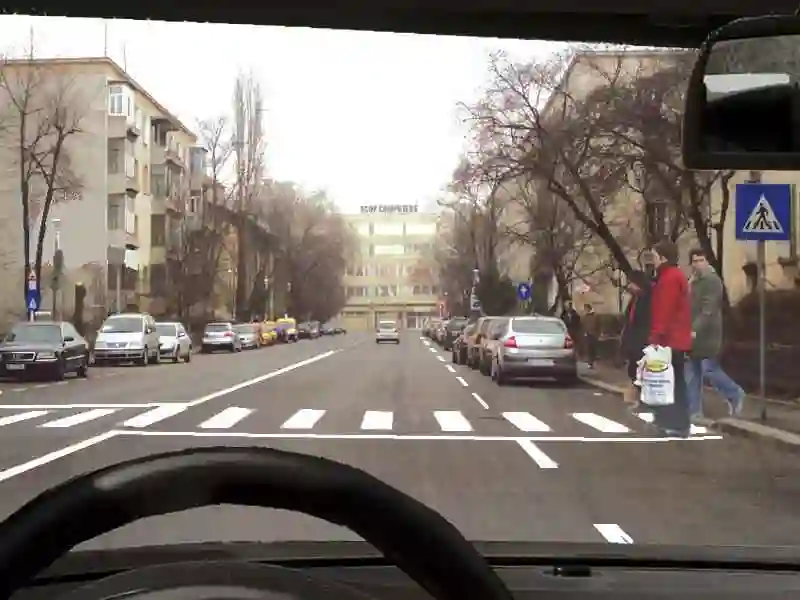 Imagine întrebare examen auto: Cum trebuie să procedați în acest caz?