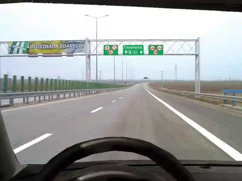 Imagine întrebare examen auto: Este permisă întoarcerea pe autostradă?