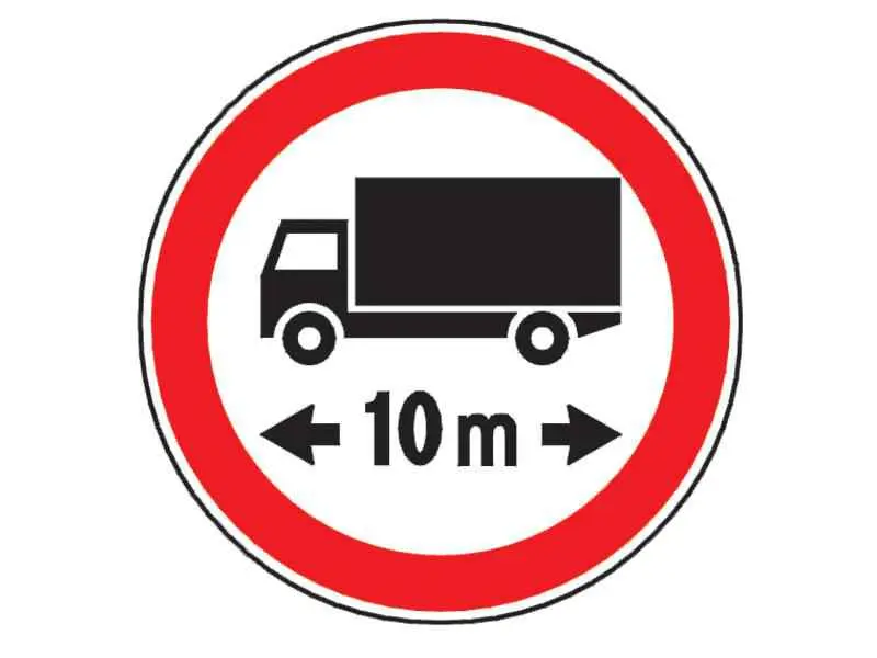 Imagine întrebare examen auto: Puteți circula în continuare la întâlnirea indicatorului?