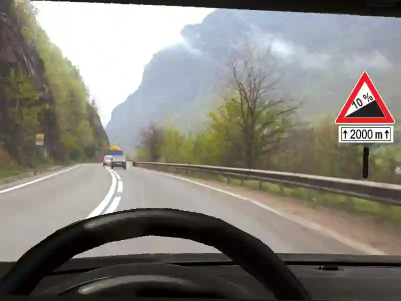 Imagine întrebare examen auto: Indicatorul vă avertizează că urmează:
