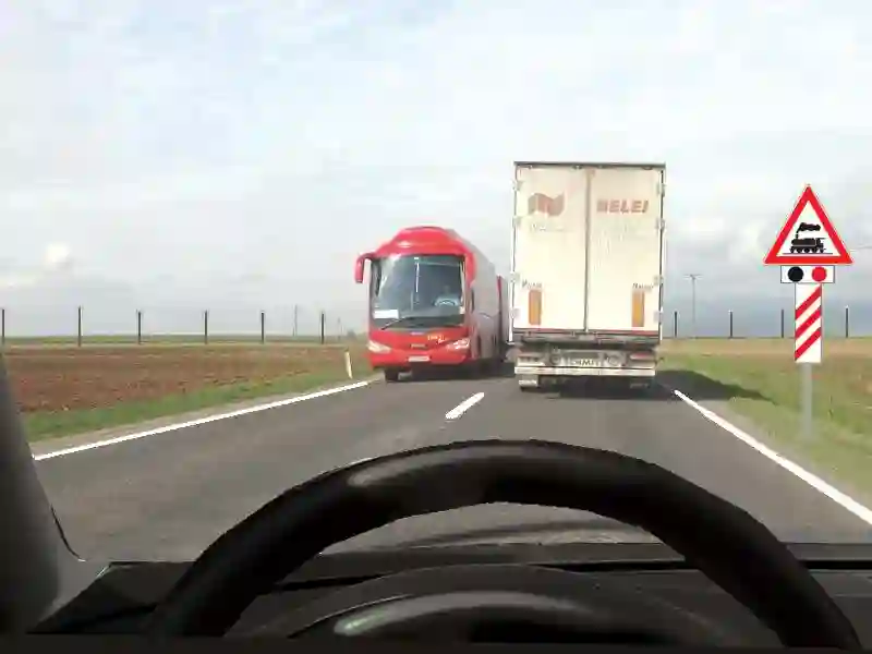 Imagine întrebare examen auto: Indicatorul vă avertizează că urmează: