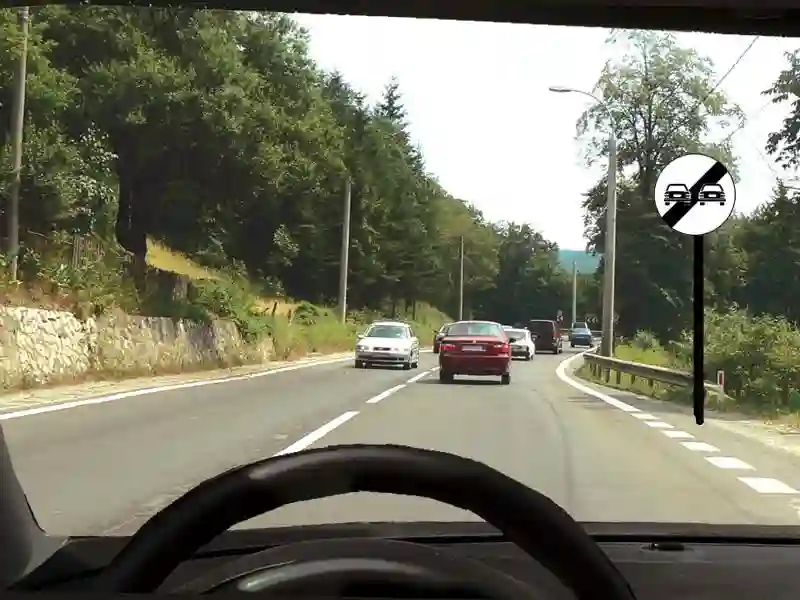 Imagine întrebare examen auto: Indicatorul semnifică: