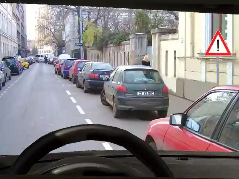 Imagine întrebare examen auto: Indicatorul din imagine semnifică: