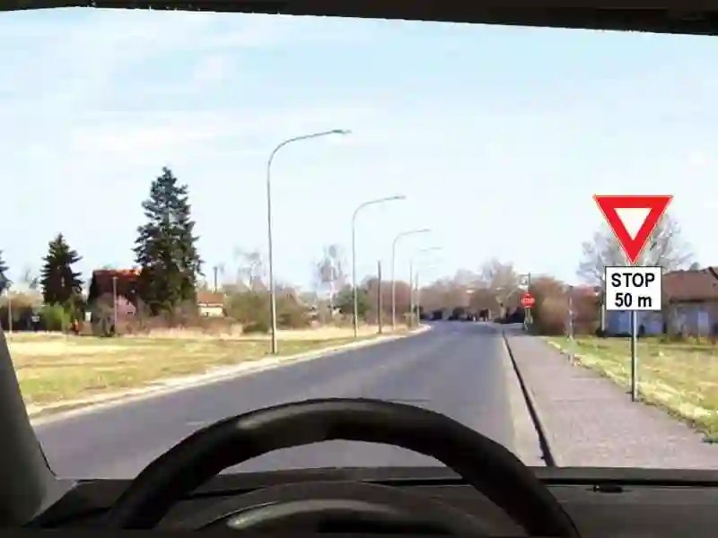 Imagine întrebare examen auto: La întâlnirea acestui indicator, aveți obligația: