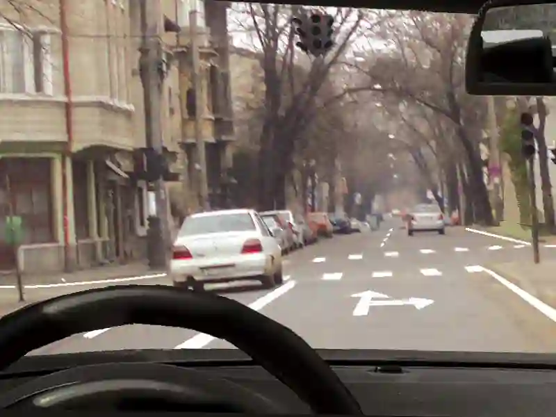 Imagine întrebare examen auto: Cum procedați în această situație, dacă semafoarele nu funcționează?