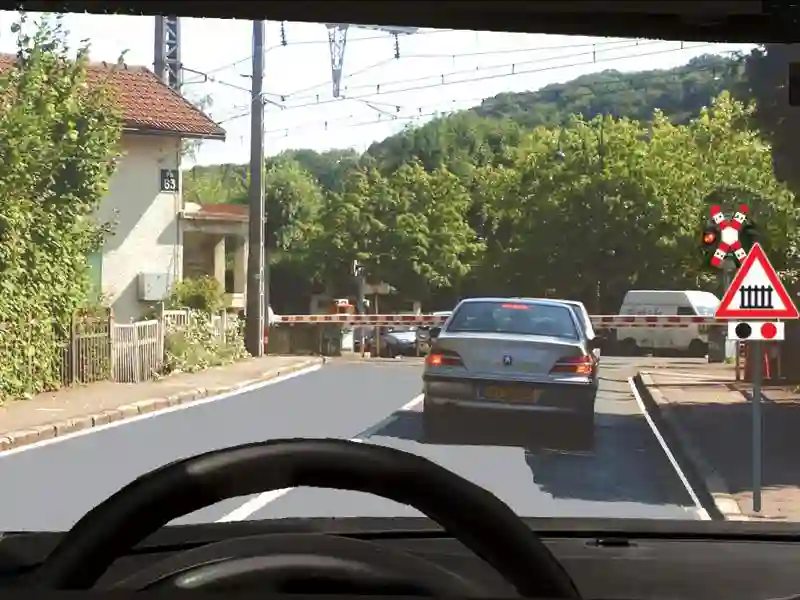 Imagine întrebare examen auto: Panoul adițional semnifică: