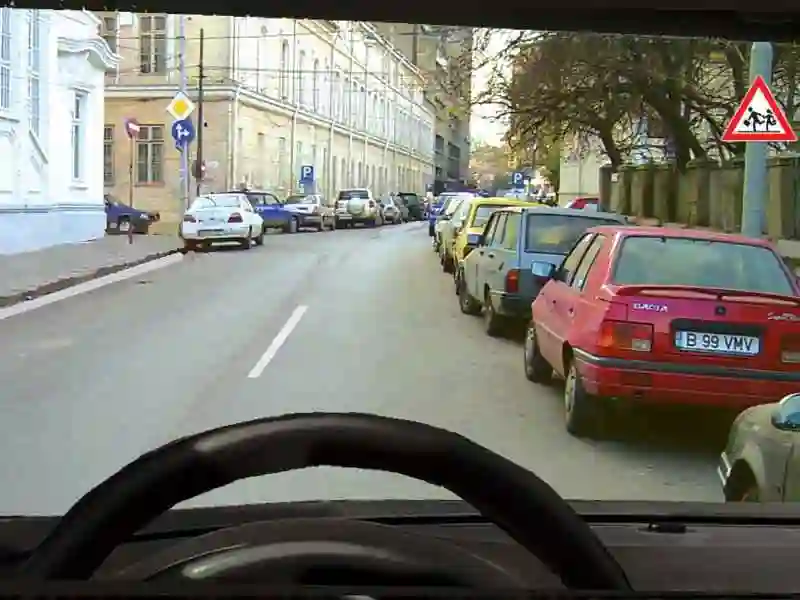 Imagine întrebare examen auto: În situația dată sunteți obligat: